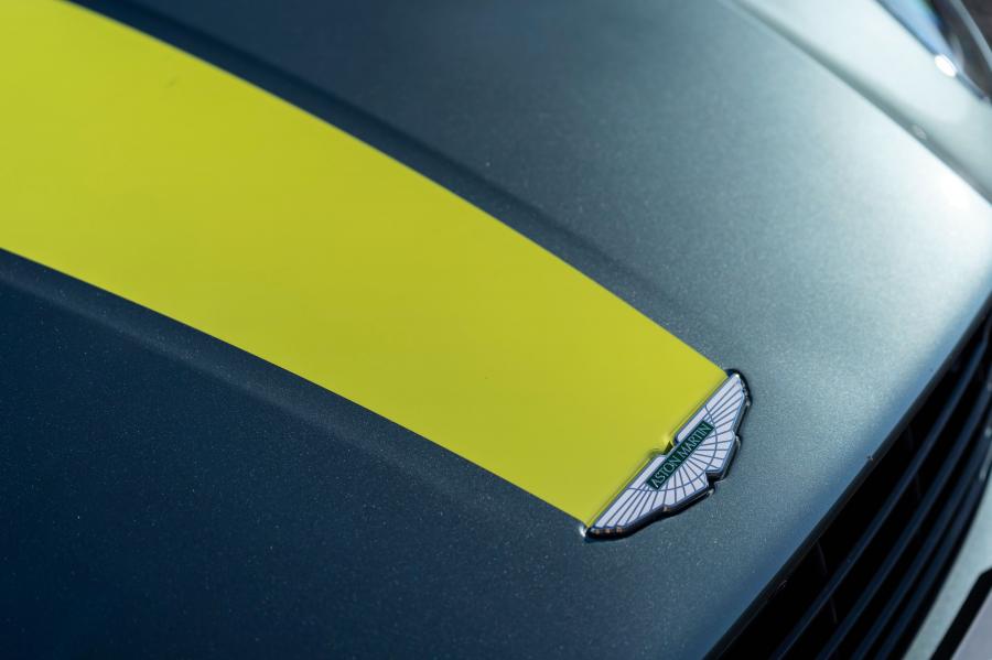 Детали экстерьера Aston Martin DB11 AMR Signature Edition 2018 года  (UK) (фото 9 из 40)